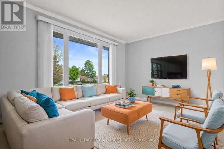 Property Photo:  954 Kenshaw Street  ON K7P 1M1 