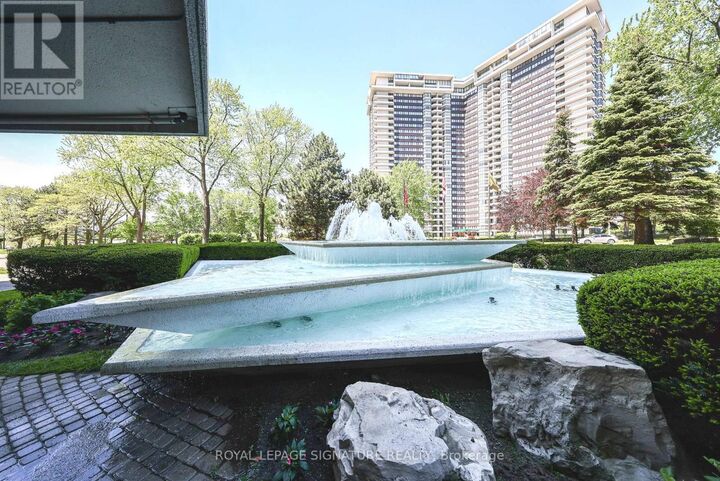 Property Photo:  1300 Bloor Street 803  ON L4Y 3Z2 