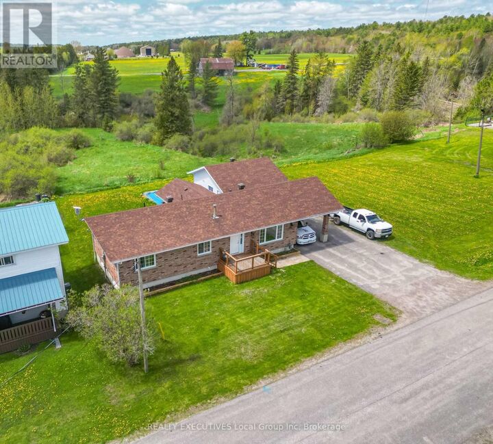 Property Photo: 29 Dubeau Street ON P0H 2M0