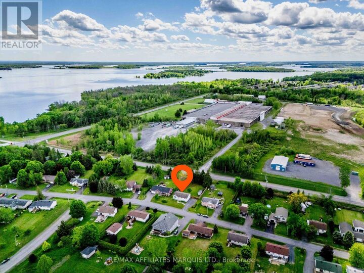 Property Photo:  74 Columbia Avenue  ON K0C 1P0 