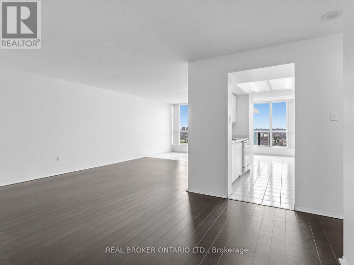 Property Photo:  3 Rowntree Road 2106  ON M9V 5G8 