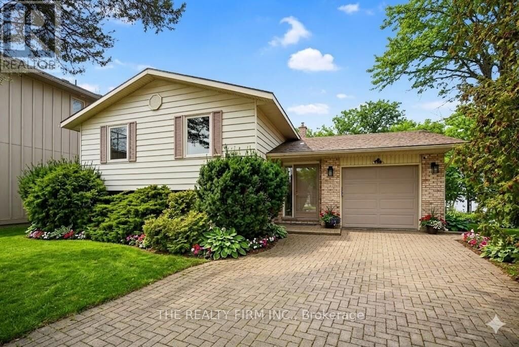 Property Photo:  4084 Bluepoint Drive  ON N0N 1J6 