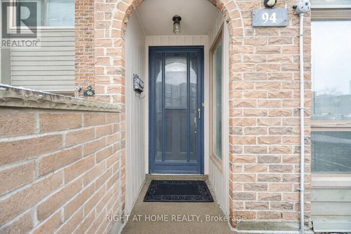 Property Photo:  94 Dutch Myrtle Way  ON M3B 3K8 