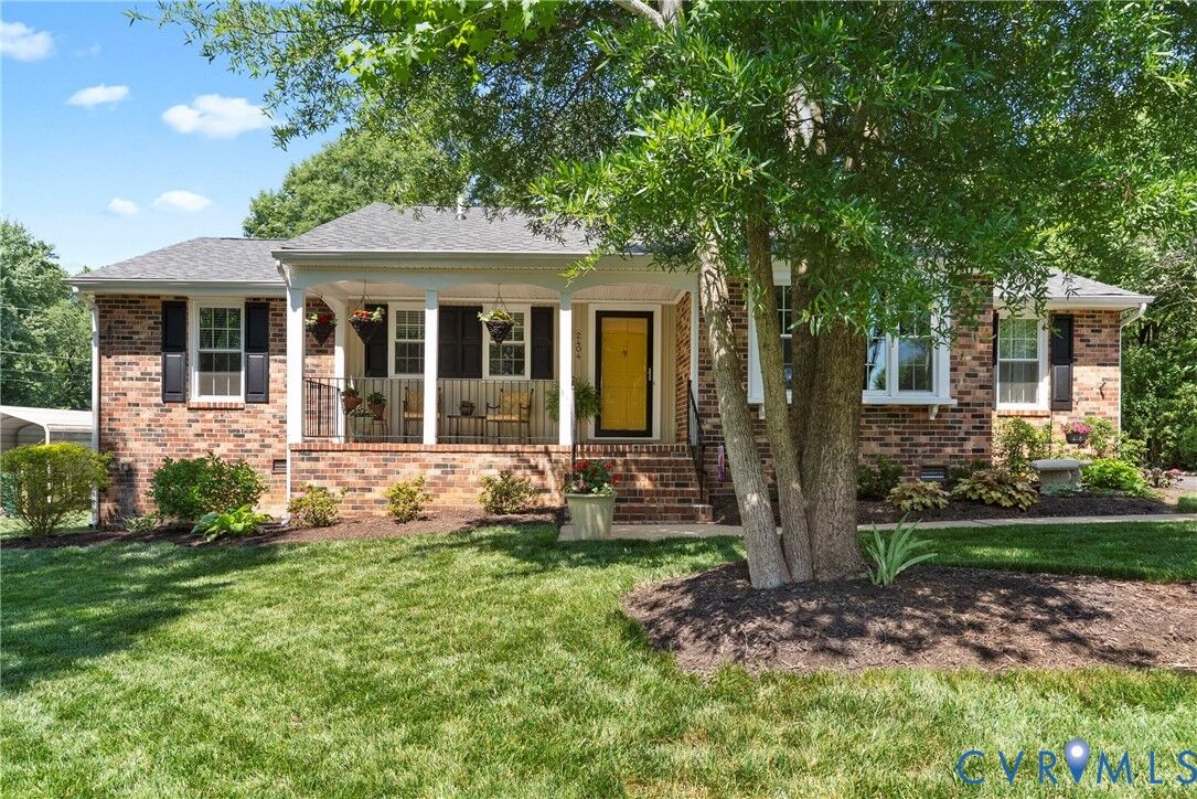 Property Photo: 2404 Elmington Drive VA 23238