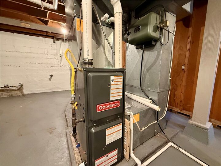 Property Photo:  244 E Pierson Avenue  IL 62526 