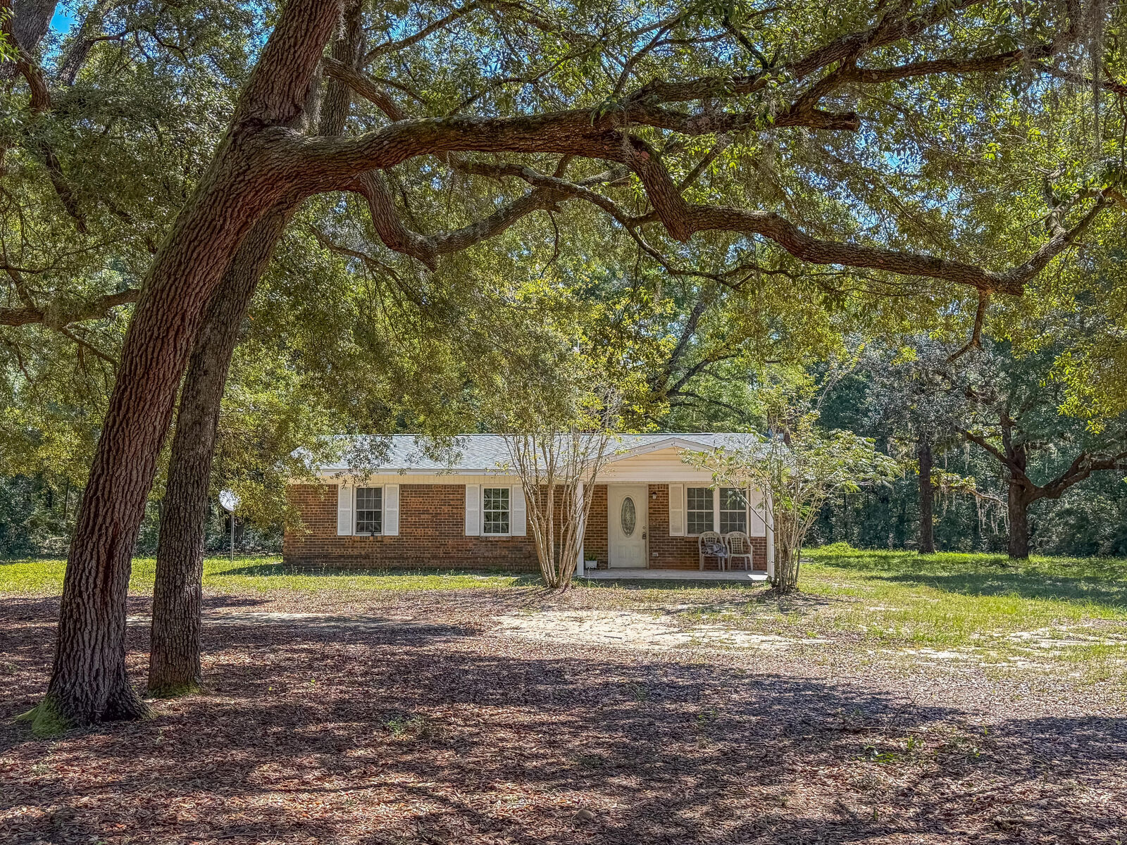 Property Photo:  5703 Old River Road  FL 32531 