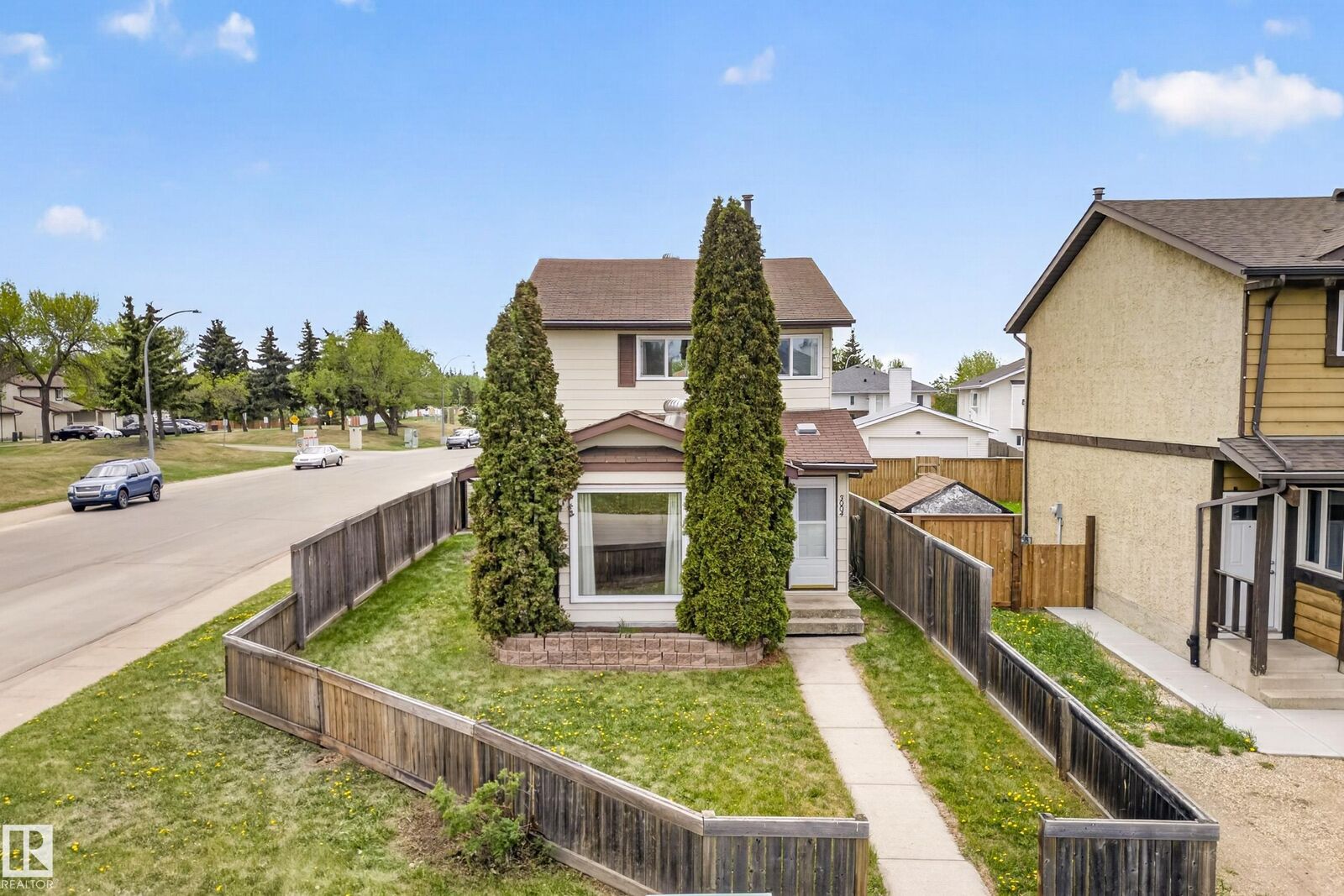 Property Photo:  3004 36 Street NW  AB T6L 4V9 