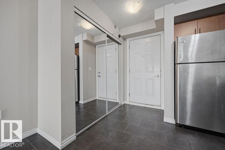 Property Photo: 10118 106 Avenue NW 204 AB T5H 0B8