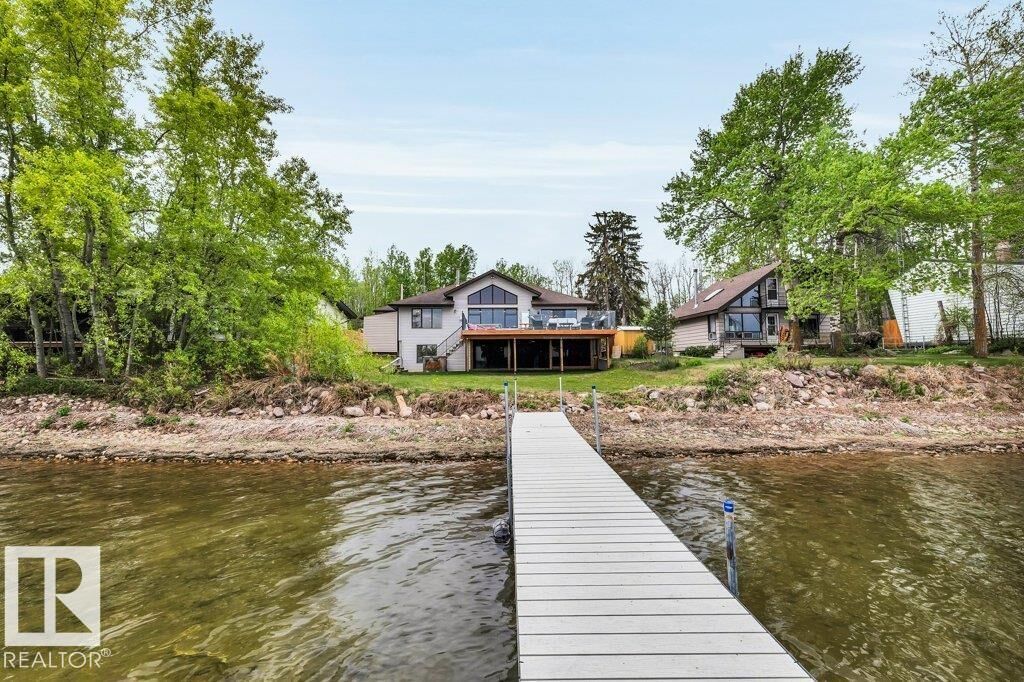 Property Photo: 275 Poplar Crescent AB T0C 2V0