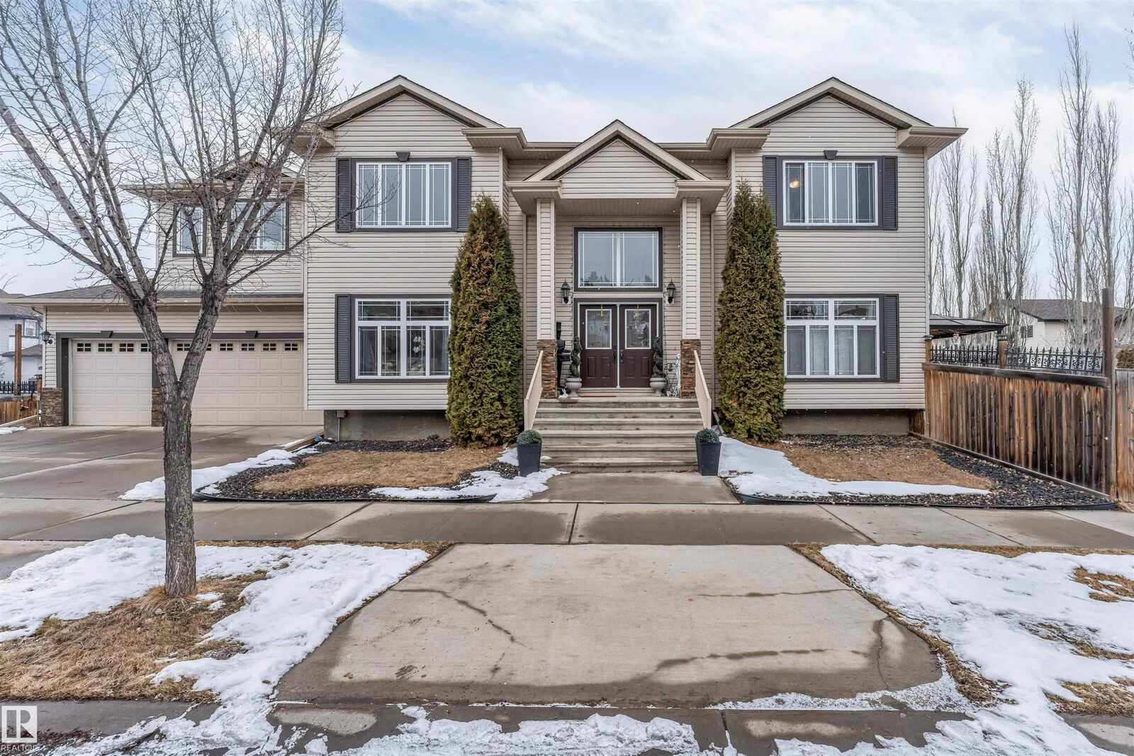 Property Photo: 6002 46 Avenue AB T4X 0J1