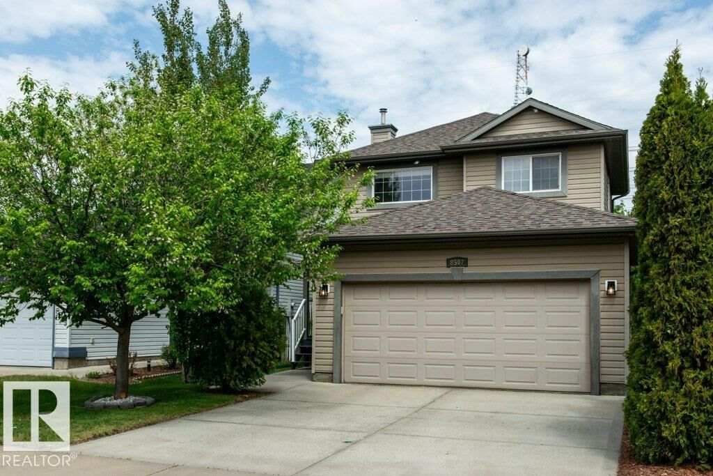 Property Photo:  8507 2 Avenue SW  AB T6X 1H5 