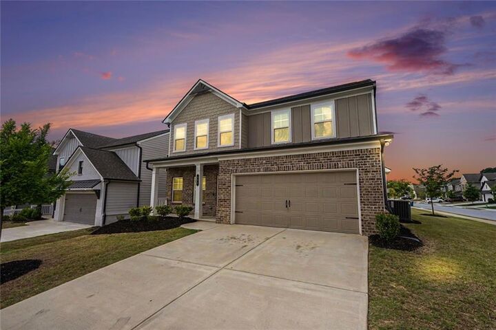 Property Photo: 305 Sterling Creek Way GA 30052