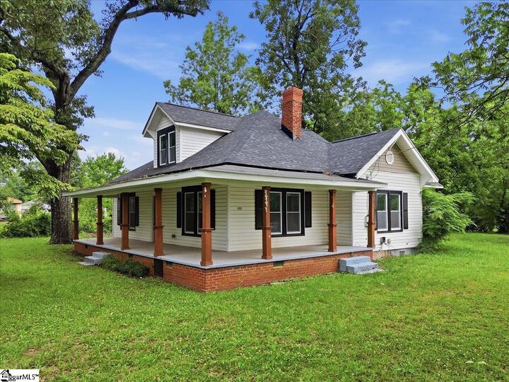 Property Photo: 202 Arrowood Branch Road SC 29323