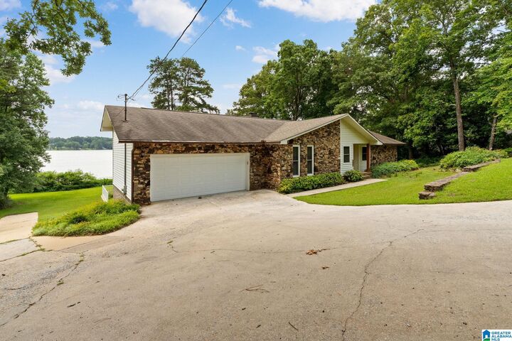 Property Photo: 289 Osprey Drive AL 35128
