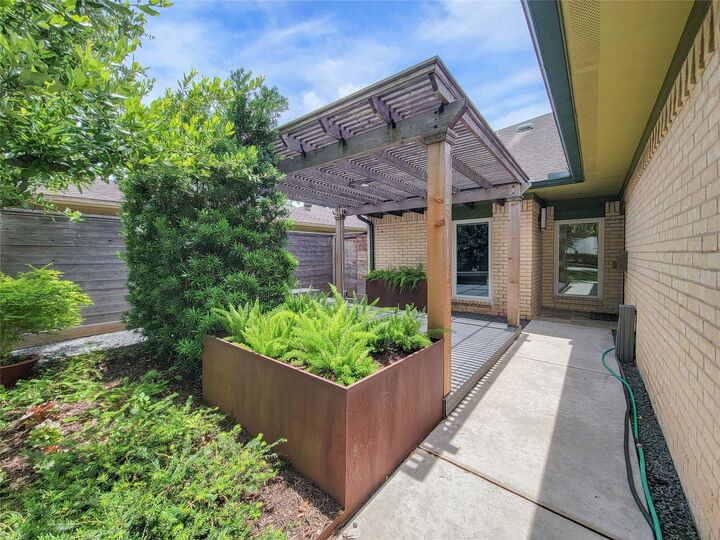 Property Photo: 5111 Linden Street TX 77401