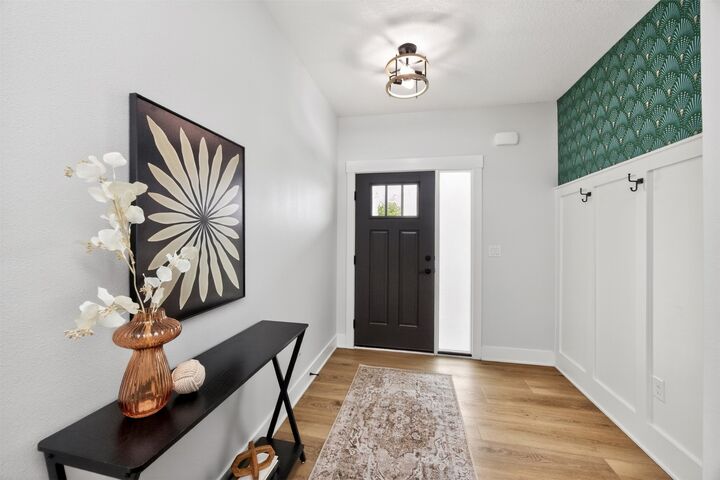 Property Photo: 1500 Marina Cove Drive IA 50226