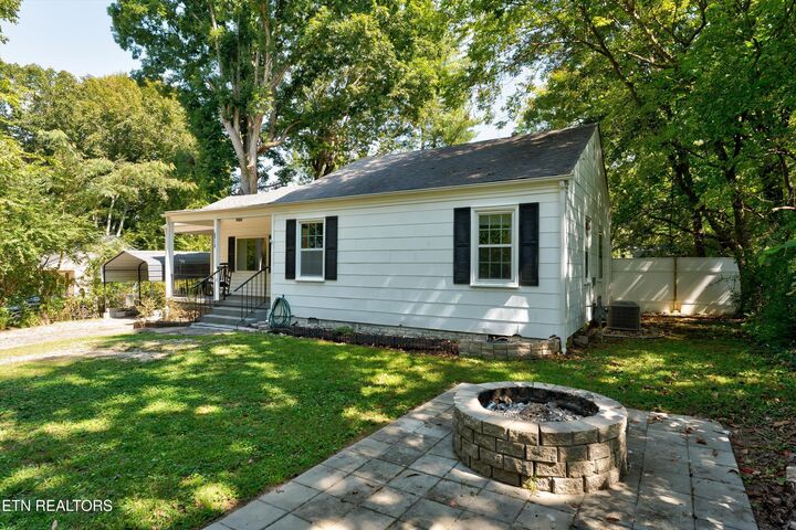 Property Photo:  512 Akers St  TN 37804 