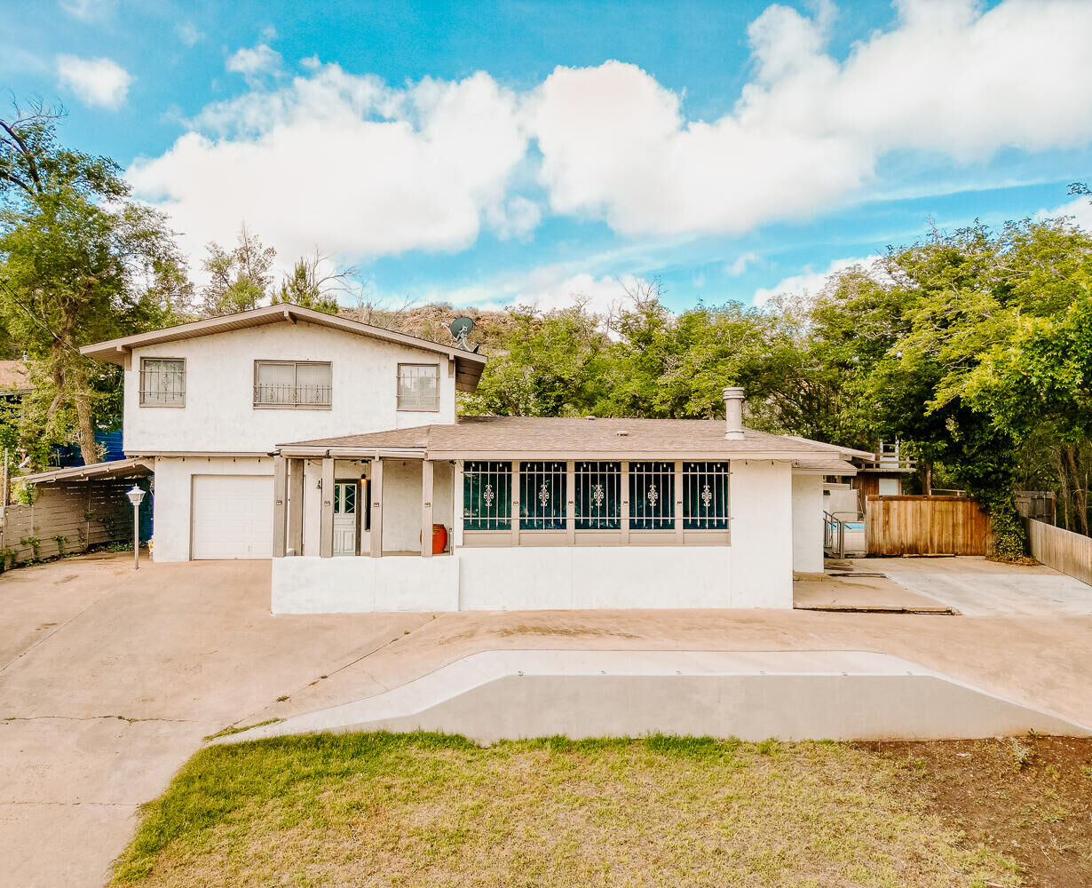 Property Photo:  585 Comanche Drive  TX 79404 