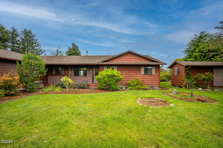Property Photo:  871 SE River View Lane  OR 97394 