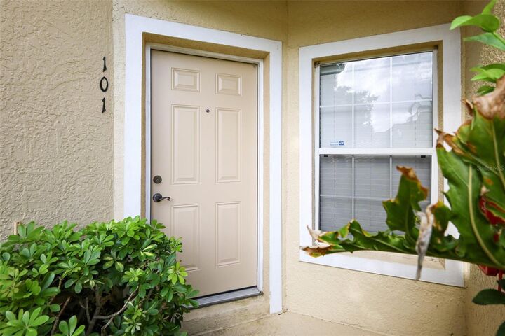 Property Photo:  694 Seabrook Court 101  FL 32714 