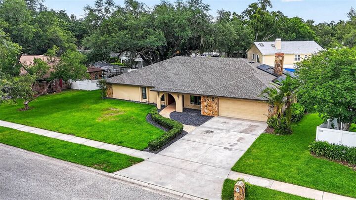 Property Photo:  11004 Theresa Arbor Drive  FL 33617 