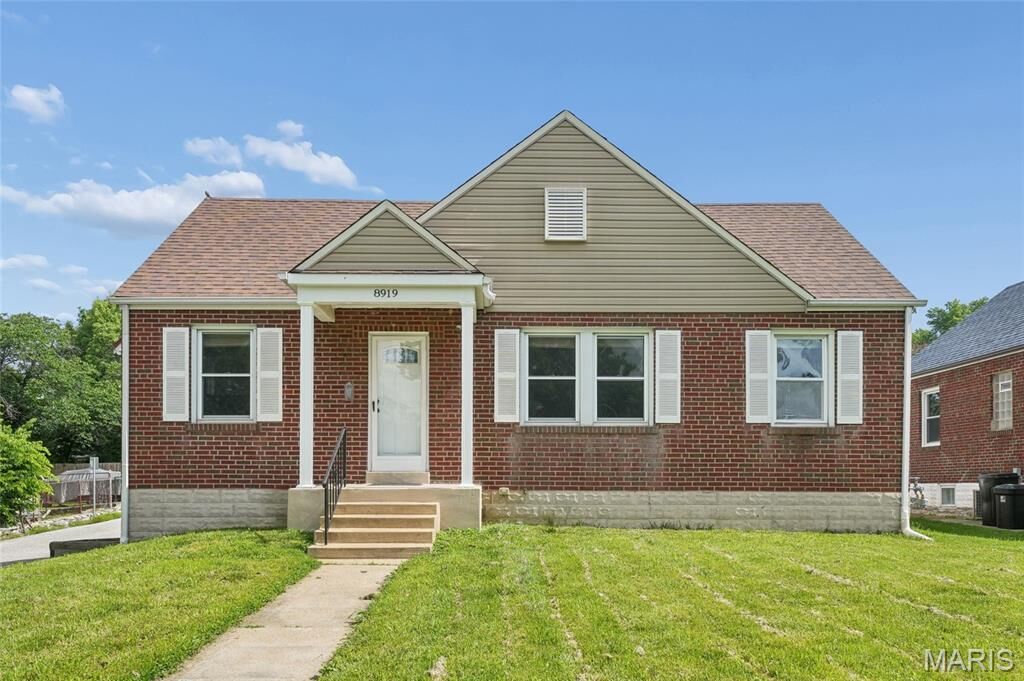 Property Photo: 8919 Shawnee Lane MO 63114