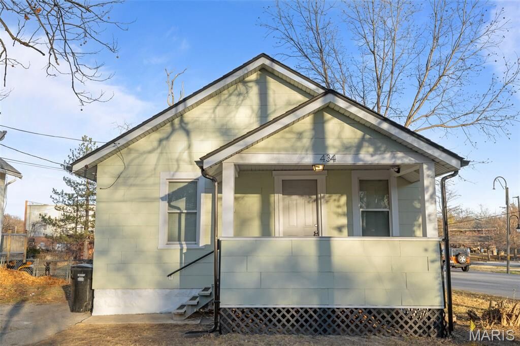 Property Photo:  434 Harrison Avenue  MO 63135 
