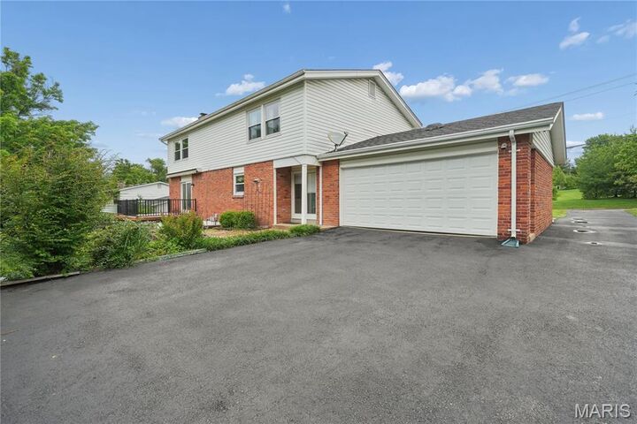 Property Photo: 40 Hutchinson Road MO 63011