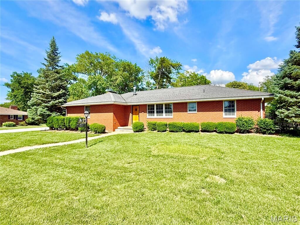 Property Photo: 3215 Morkel Drive IL 62035