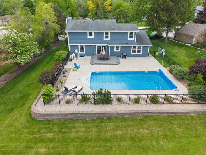 Property Photo: 3106 Rolling Ridge Dr WI 53188
