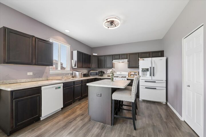 Property Photo: 2939 Foxwood Drive IL 60451