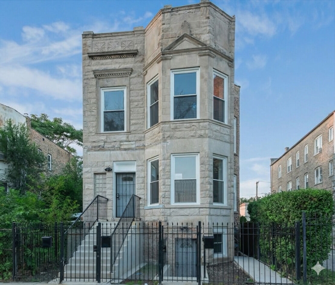 Property Photo:  4140 W Wilcox Street  IL 60624 
