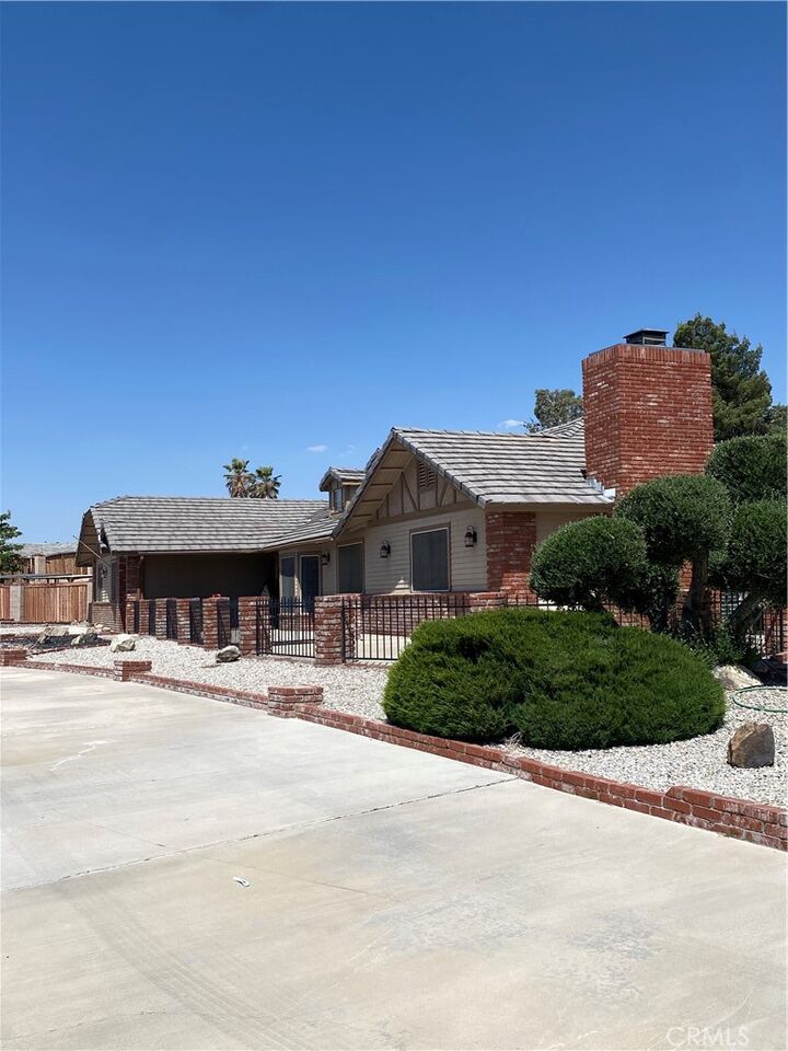 Property Photo:  19989 Cronese Lane  CA 92308 