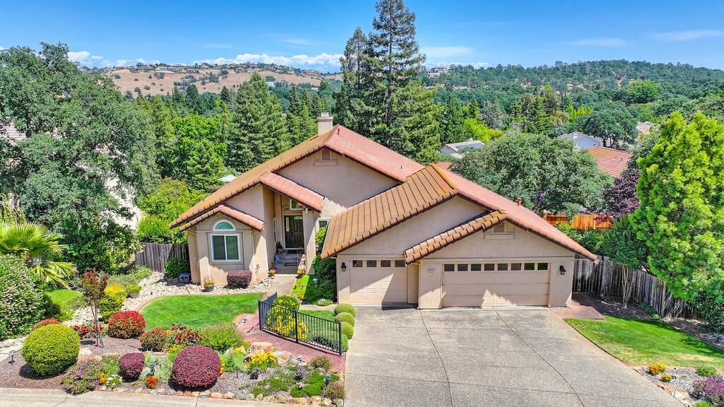 Property Photo: 1915 Sapphire Way CA 95762