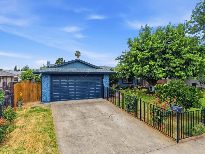 Property Photo: 3230 Sanbury Circle CA 95670