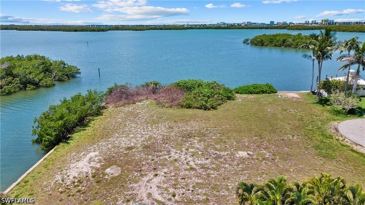 Property Photo:  429 San Juan Avenue  FL 34113 
