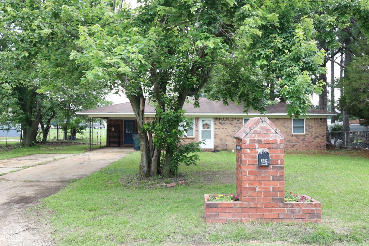 Property Photo:  904 Johnson Avenue  AR 72437 