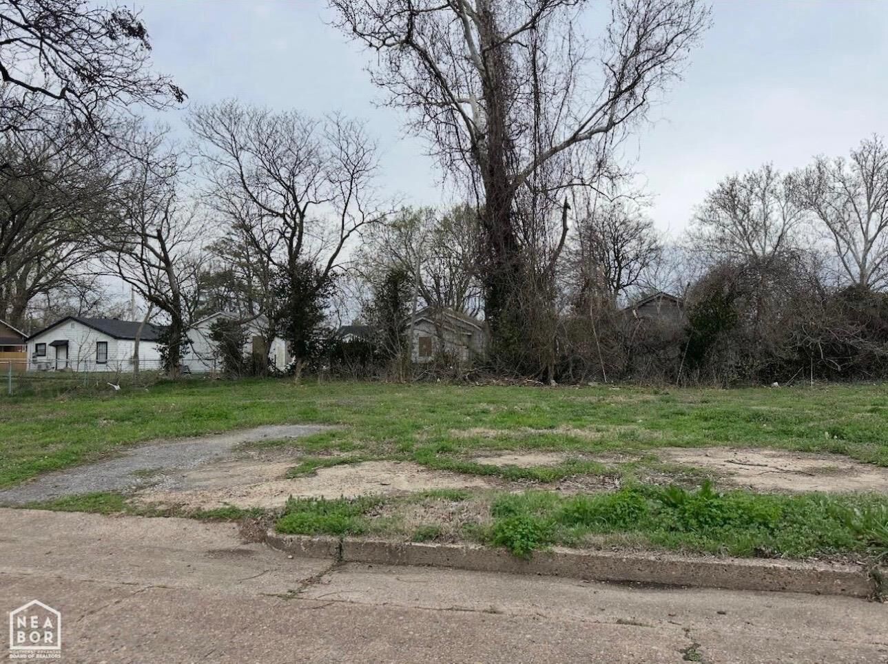 Property Photo:  615 E Johnson Street  AR 72370 