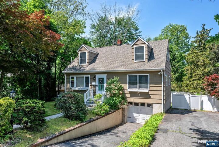 Property Photo:  17 Canterbury Road  NJ 07456 