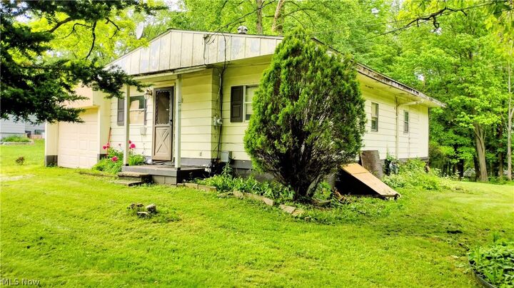 Property Photo: 2399 Bonna Drive OH 44685