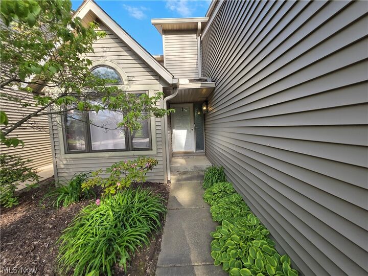 Property Photo: 29 Lethbridge Lane OH 44321