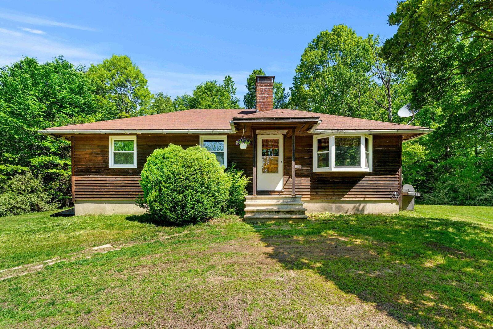 Property Photo: 9 Bridle Road NH 03440