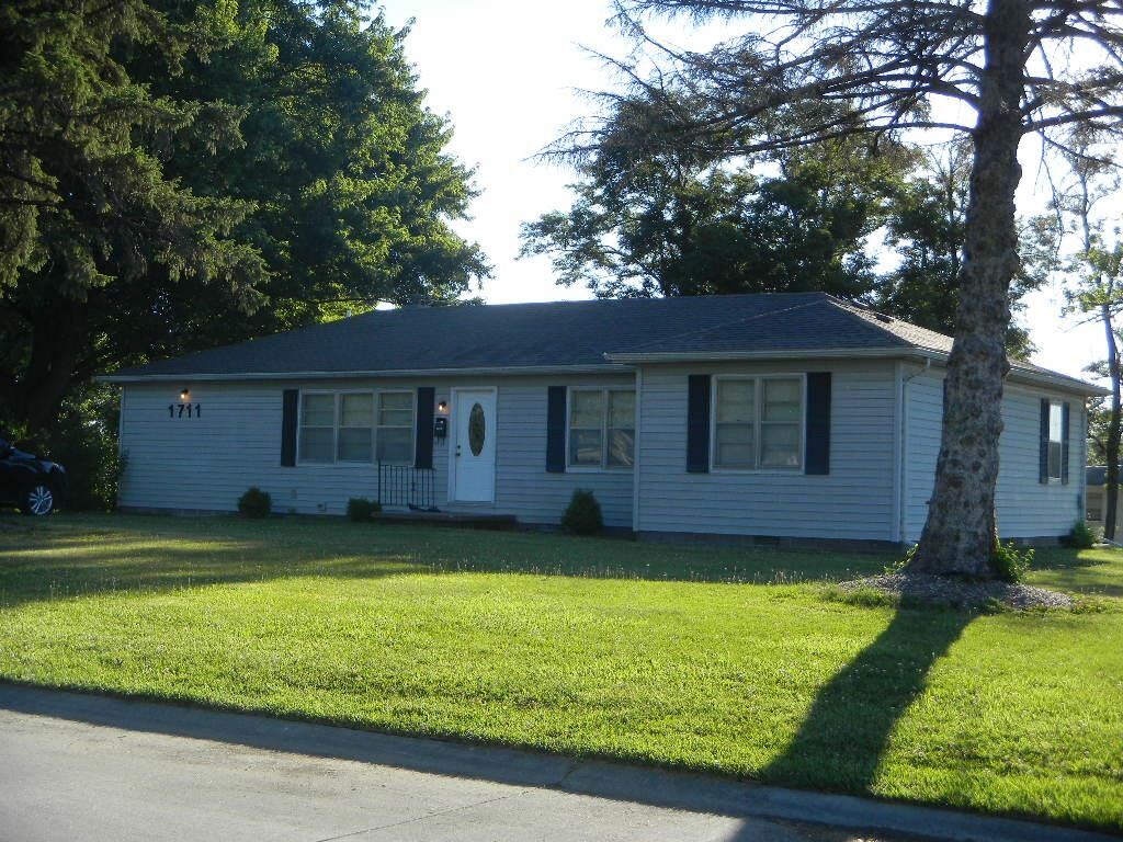 Property Photo: 1711 S Downing MO 63501