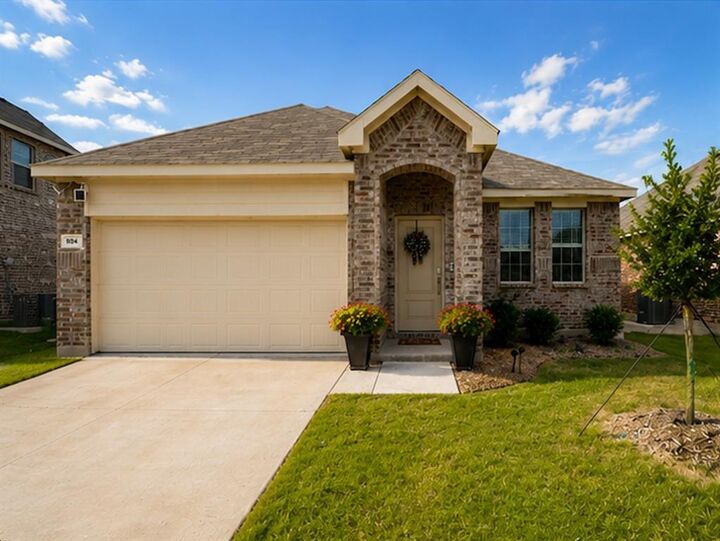 Property Photo:  604 Hackney Drive  TX 75407 