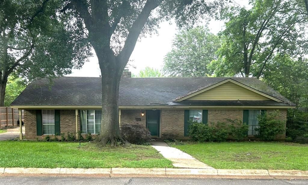 Property Photo:  445 Laurel Lane  TX 75460 