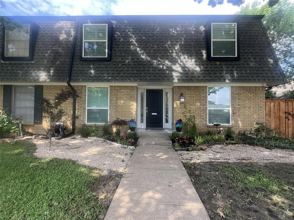 Property Photo:  10527 Ravenscroft Drive  TX 75230 