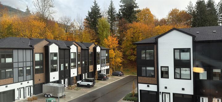 406 King Street — photo 1