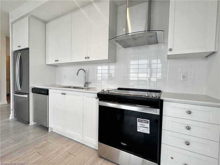 Property Photo:  55 Duke Street 1809  ON N2H 0C9 