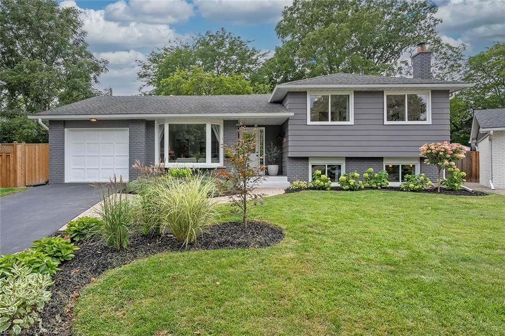 Property Photo:  406 Oakwood Drive  ON L7N 1X2 