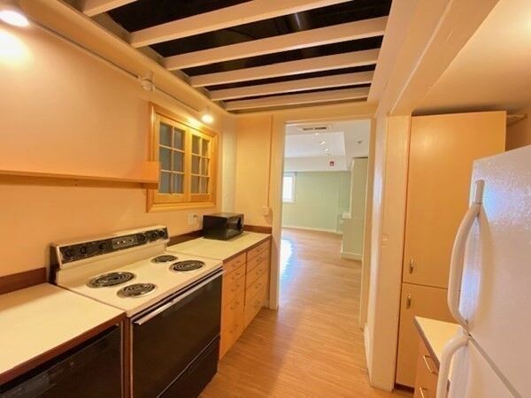 Property Photo: 93 Harvey St 1 MA 02140